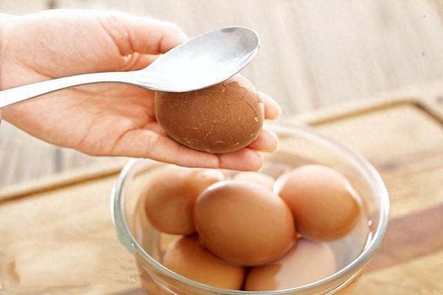 每天吃一个鸡蛋，是养生还是损坏心血管？研究结果揭晓答案
