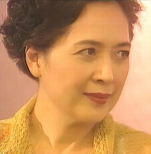 这一次，躺在重症监护室的李嘉欣，让我们明白了什么是“现世报”