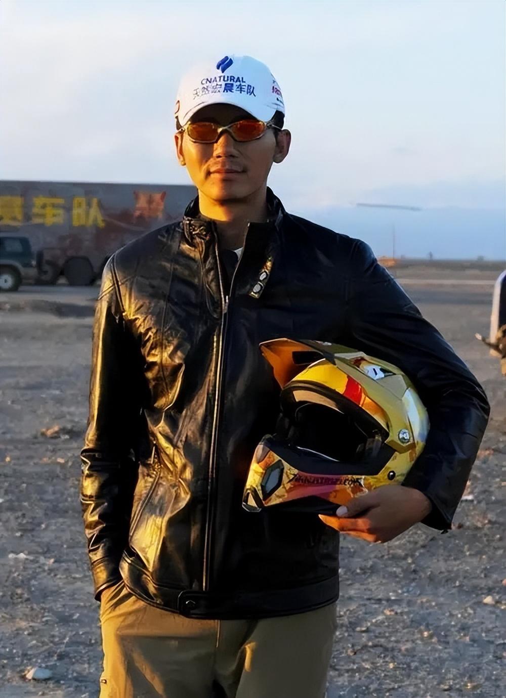 冯小刚怒骂李晨“滚出娱乐圈”,李晨霸气回怼让冯小刚哑口无言