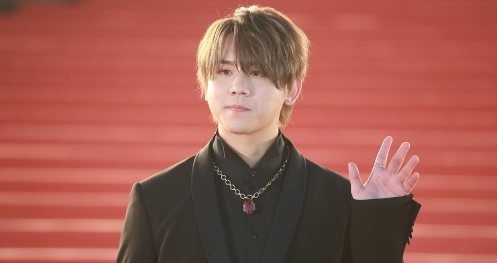 姜涛|香港“顶流”姜涛的爆火和离谱热搜,让我感叹资本力量太强大