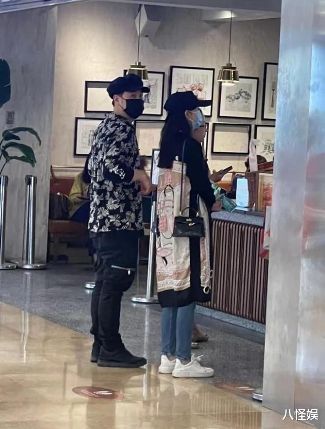 宣云下厨为潘玮柏做减脂餐,甜喊老公某胖,厨艺平平餐具却超抢镜