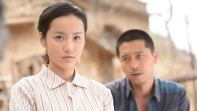 李沁|《人生之路》:黑瘦干瘪却要演“村花”,谁的审美出了问题?