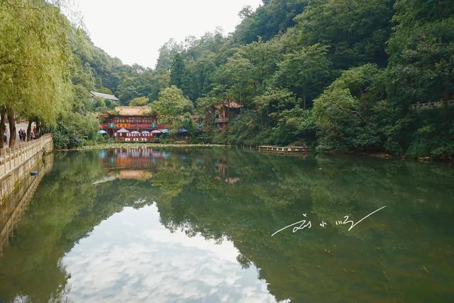 旅游攻略|贵州省第一大城市，旅游资源特别丰富，还是著名的“避暑胜地”！