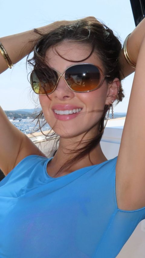 小贝大儿子法国玩嗨!和白富美老婆海边漫步,肥嘟嘟身材太油腻了