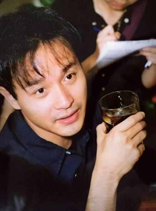 为何有至爱唐鹤德在身旁,张国荣仍选择自杀?外甥女说出他的痛苦