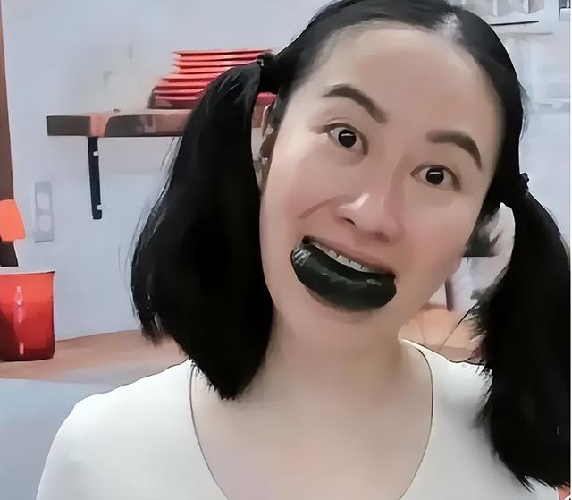 下一个刘晓庆？43岁油头赘肉非要演少女？昔日港姐如今已经变大妈