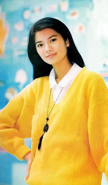 演员李芸:与前夫离婚后,再婚嫁小提琴家,现在儿女双全