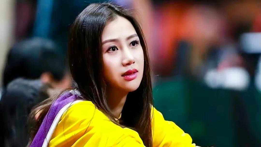 汪峰方发文否认与陈露结婚传闻：一切都是谣言！