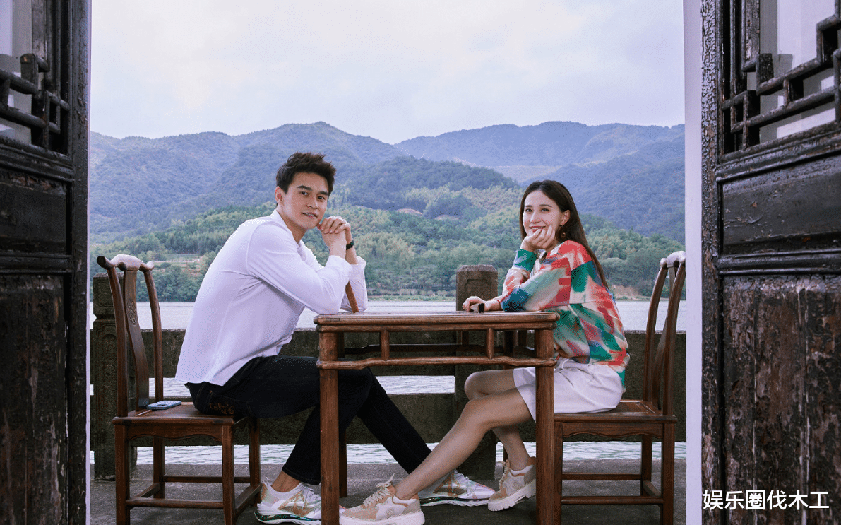 孙杨张豆豆外出被偶遇,女方神情憔悴穿着宽松,小腹凸起被疑有孕