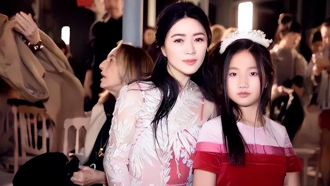 亿万富翁徐明：病死狱中8年后，明星妻子田海蓉与女儿如今还好吗