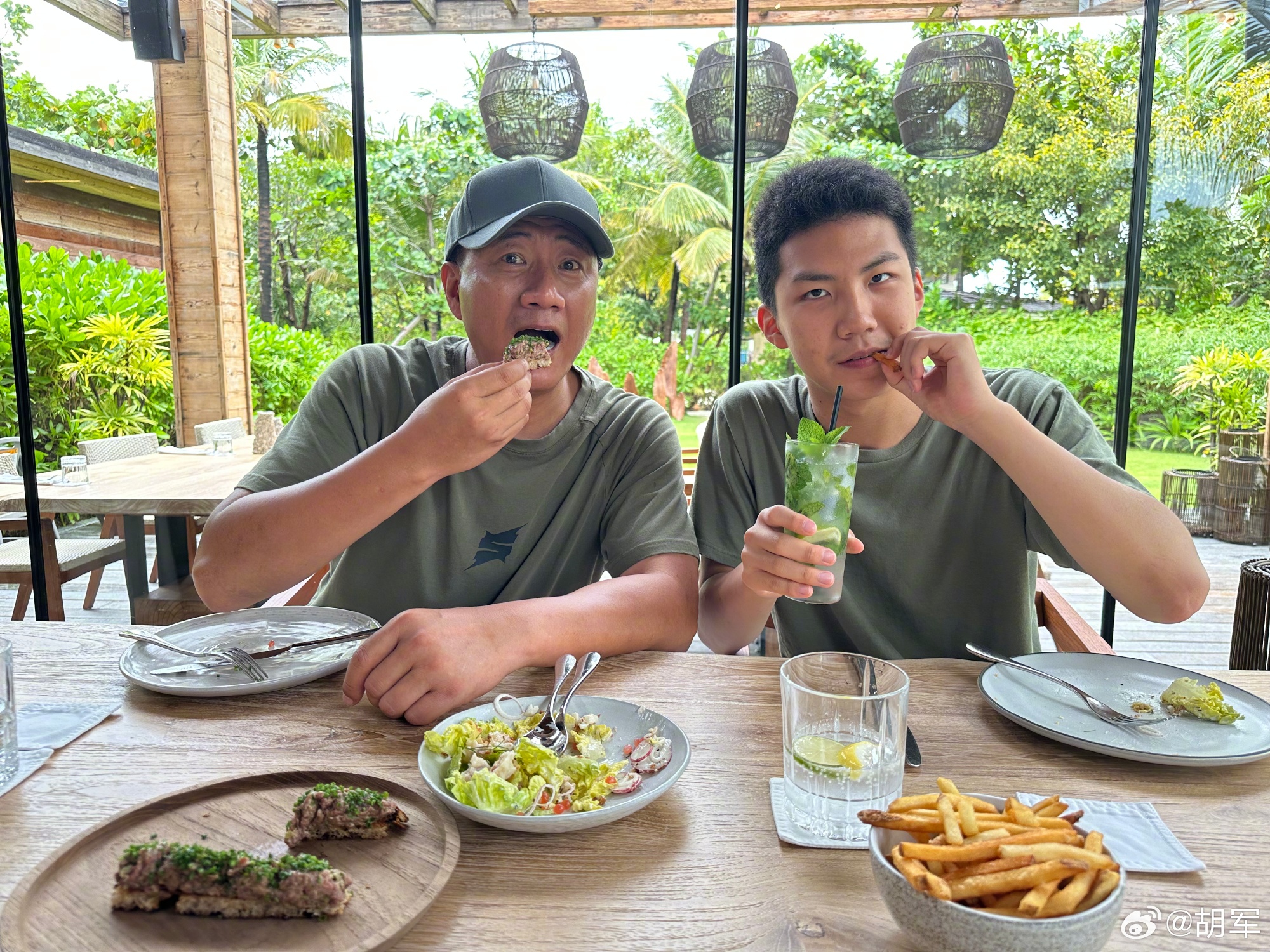 《爸去哪儿》10位男孩现状:三位已成180+猛男,Kimi被藏不给看脸