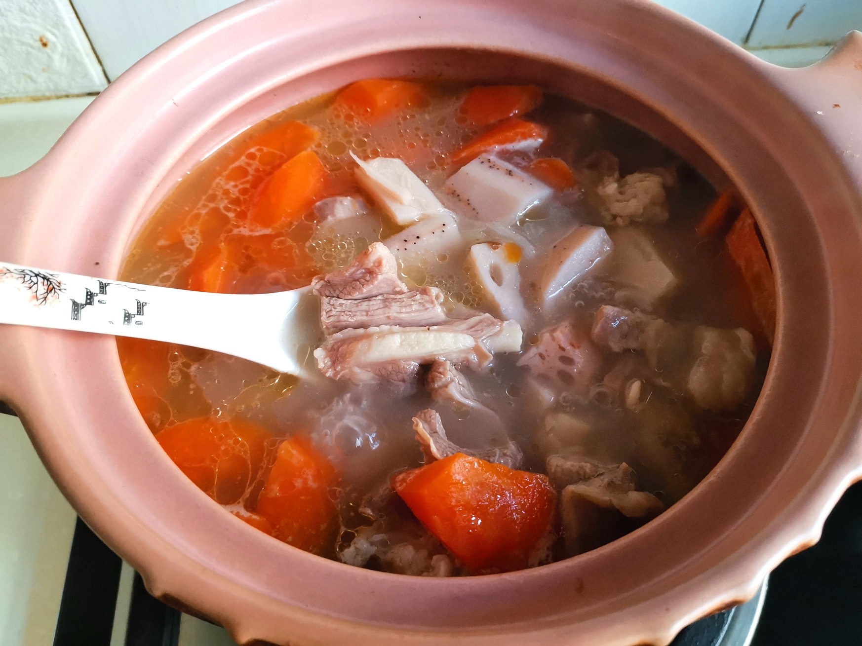 羊肉|入冬后，吃鸡吃鸭不如吃它，简单炖一锅，老人孩子都爱吃，太香了！