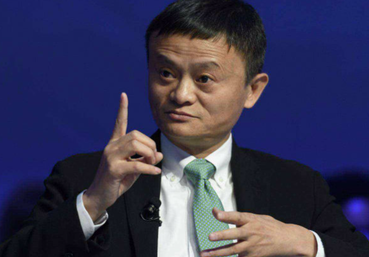 比伯|洪金宝谈《功守道》：没人是看马云面子去演，吴京马云差点翻脸