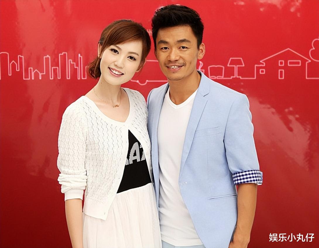 曝王宝强马蓉和解，共赴女儿毕业礼，女方送玫瑰主动讨好吃团圆饭