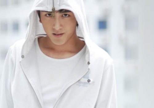 赵帆|再现回忆杀，快乐男声赵帆精彩演绎《追风少年》，爆炸力十足