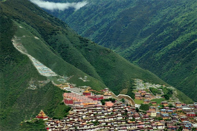 川藏公路|四川一个人口不足六万的小县，占地上万平方千米，风景堪比川藏线