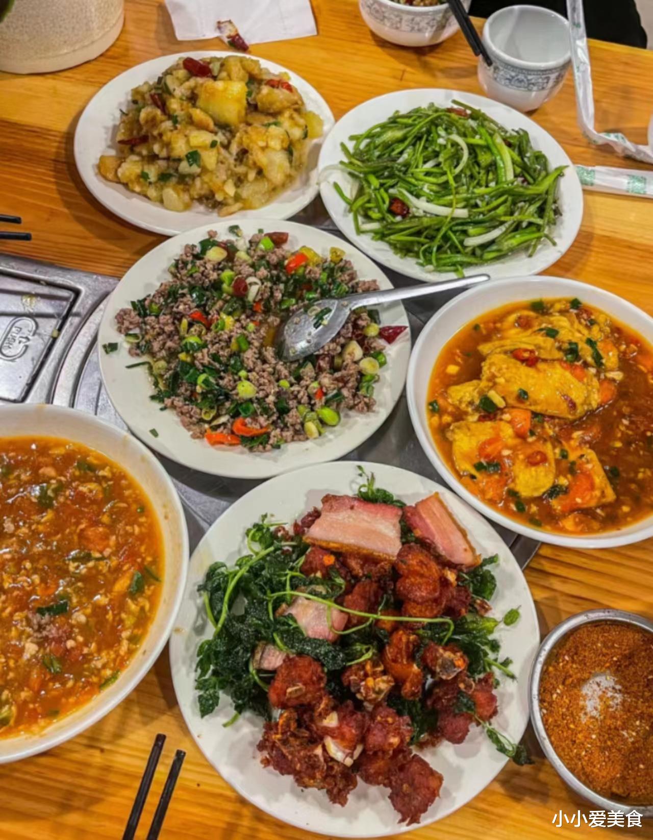 上海市|上海小伙去丽江旅游，在景区点了5道菜，结账时确认3遍仍不敢相信