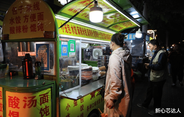 烧烤|美食谈丨烧烤店老板自己吃说不香,刘一帆:现代人味觉系统已成瘾