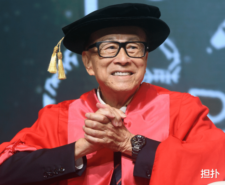 李嘉诚家族的真实生活，派私人飞机买小孩奶粉，退役特种兵当保镖