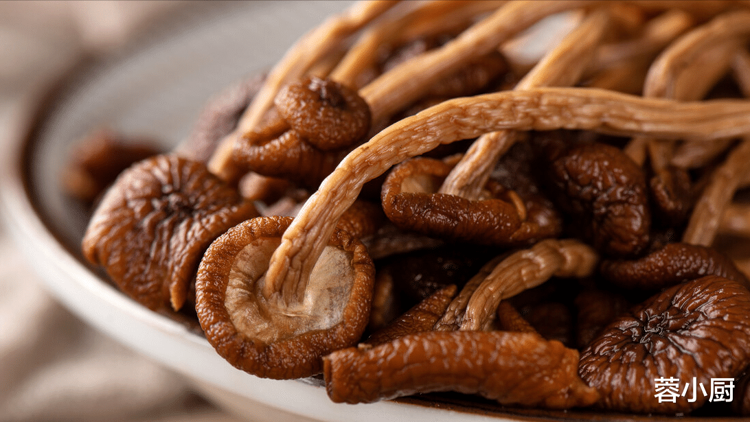 茶树菇|一补气，二补血！无论有钱没钱，建议女人要常吃，皮肤红润不显老