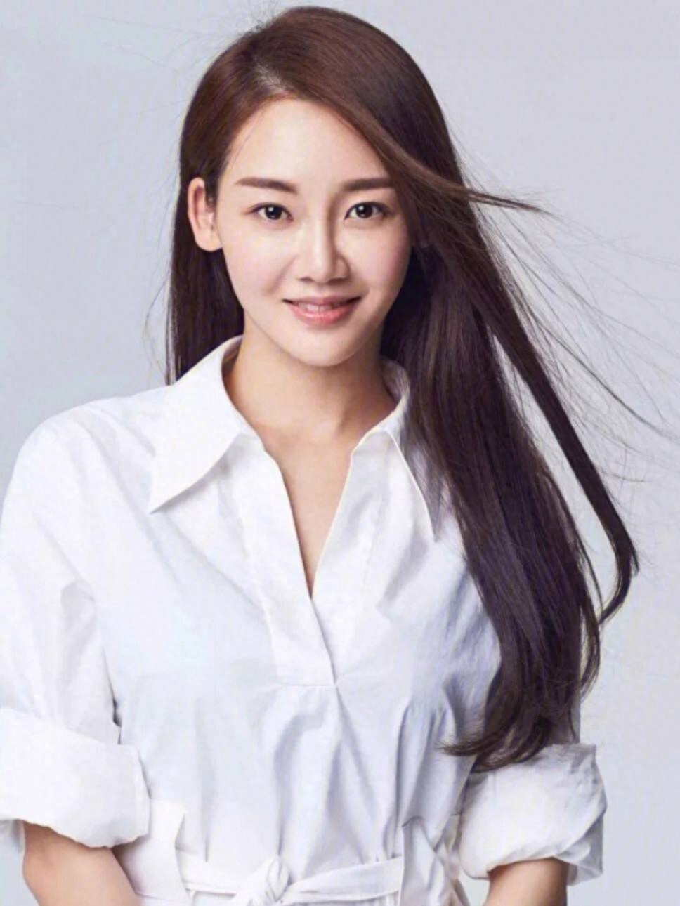 冯小刚怒怼: “她太能装了，永远红不了，更别说拿奖了”