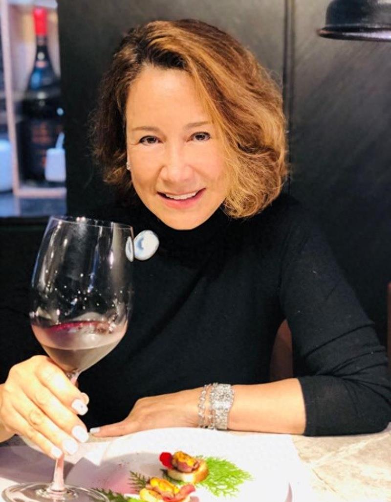 70岁甄妮连环炮轰好声音！扫射谢霆锋与那英，重提张柏芝机舱事件