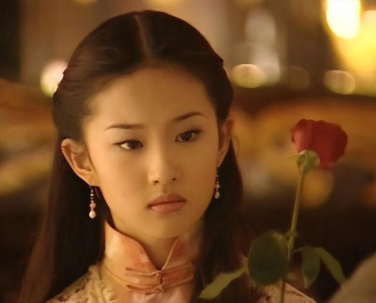 事实证明,35岁还“黑料不断”的刘亦菲,始终难逃“干爹”陈金飞