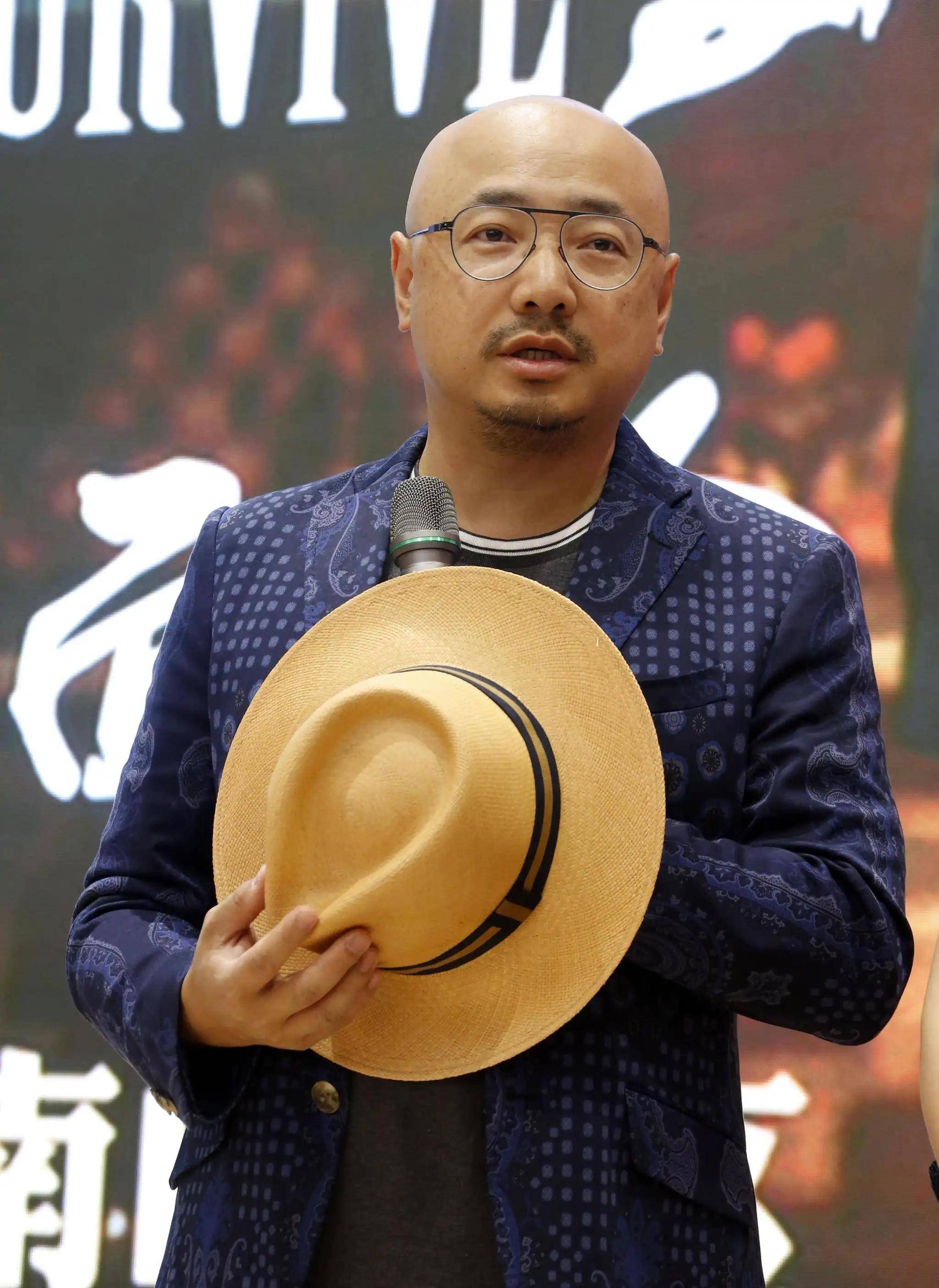 徐峥|曝徐峥陶虹逃离出境，携带8.2亿资产被美国银行冻结，网友：离谱