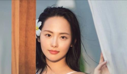 张嘉倪带俩儿子拍杂志封面，间接回击婆婆，买超举动显端倪