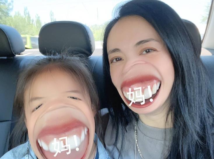 姚晨|姚晨晒与女儿合照，母女比拼颜值，小茉莉遗传母亲优点，成功出圈