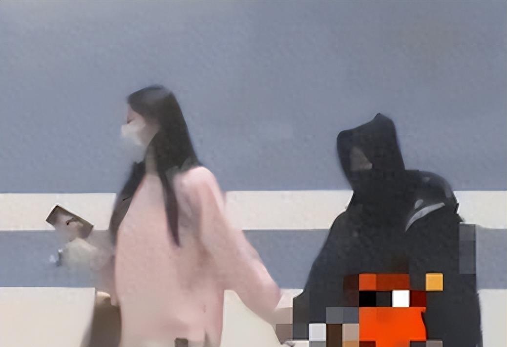 离婚7年,马蓉的“遮羞布”,终究被儿子王子豪亲手扯下!