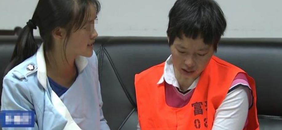 云南一男子自杀,妻子葬礼上哭晕,父亲却悄悄报警,为啥?