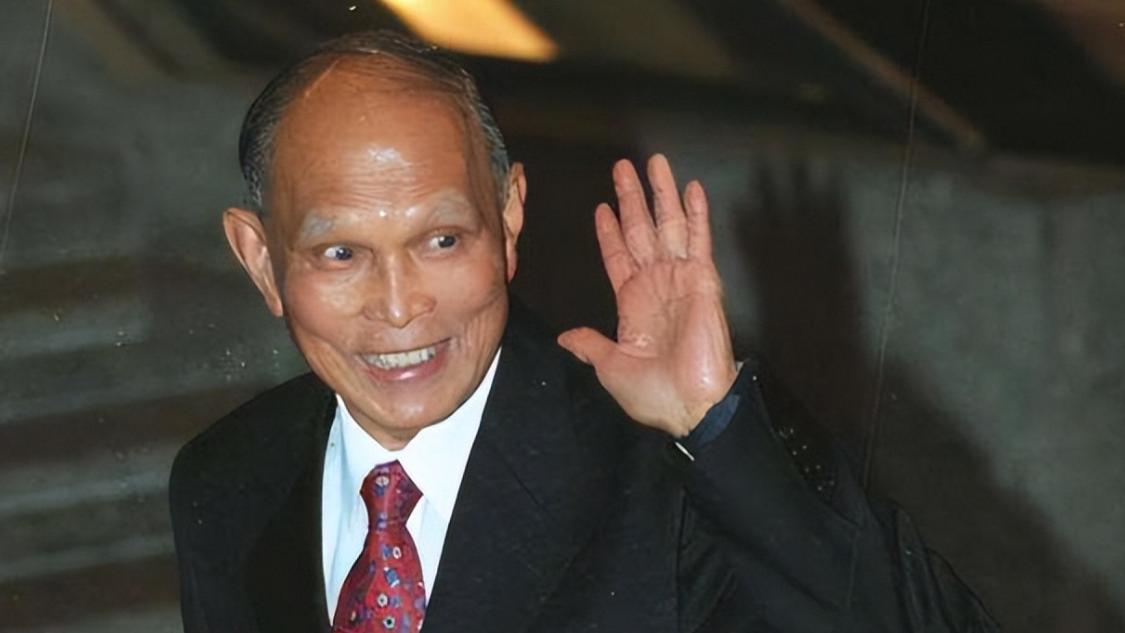 霍启刚|霍启刚带郭晶晶到内地旅游，实际上是躲开是非，霍家又开始争家产