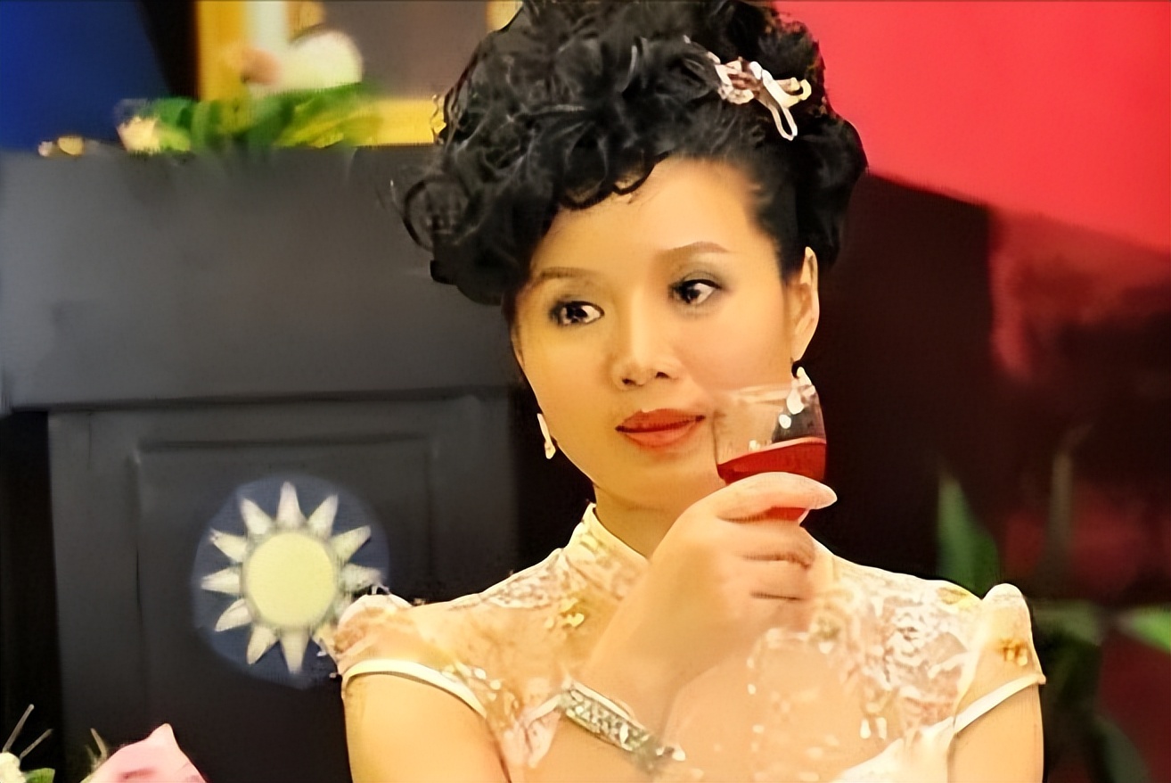 抛妻弃子、净身出户，为追求美女嫩模，49岁的傅程鹏终究付出代价