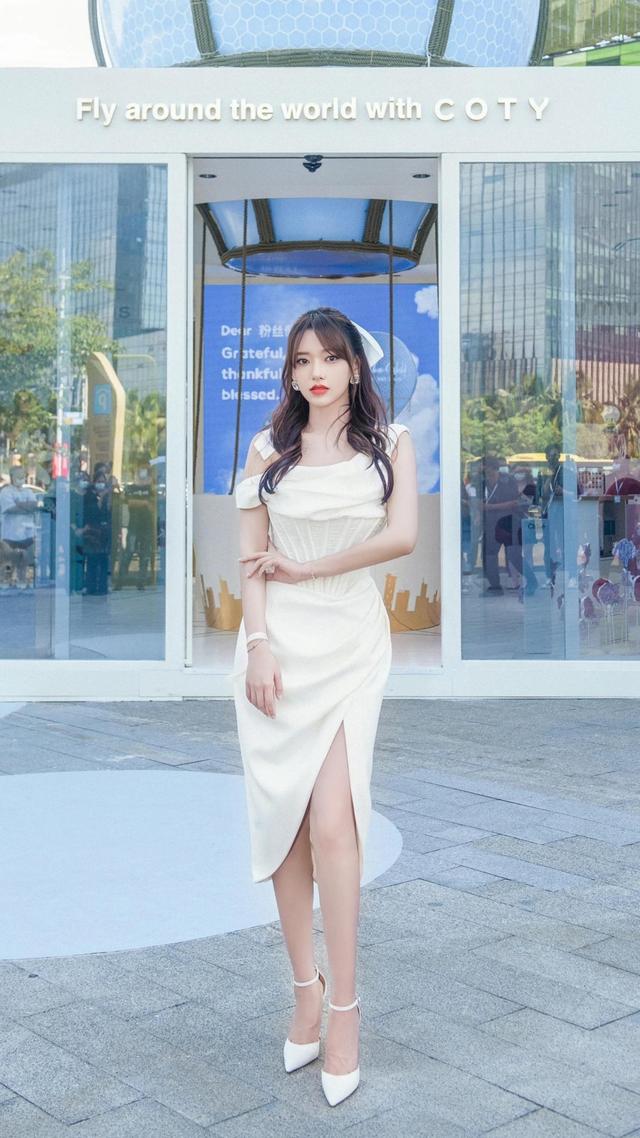 破产|百变女王程潇,再这样失眠下去,我就搬到月亮那住