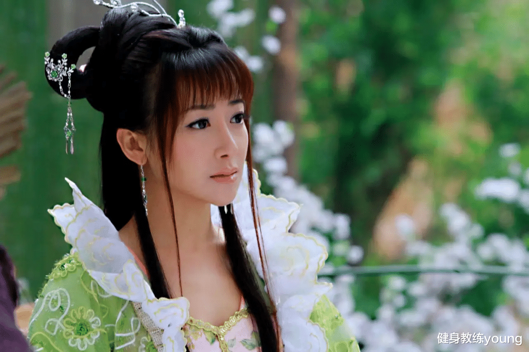 48岁陈紫涵保养有妙招,皮肤依旧白皙,分享5个冻龄秘籍