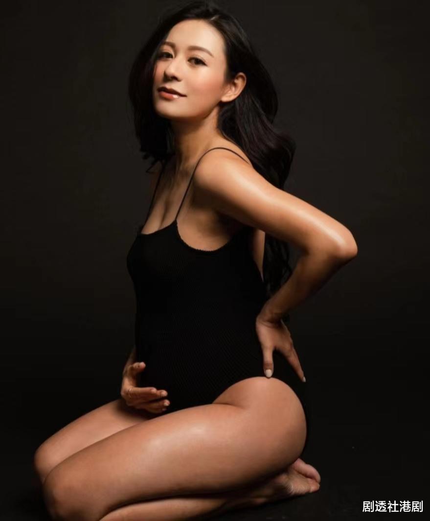 |卸货在即！港女星晒孕照上围丰满，怀孕路坎坷夫妻为此努力求诊