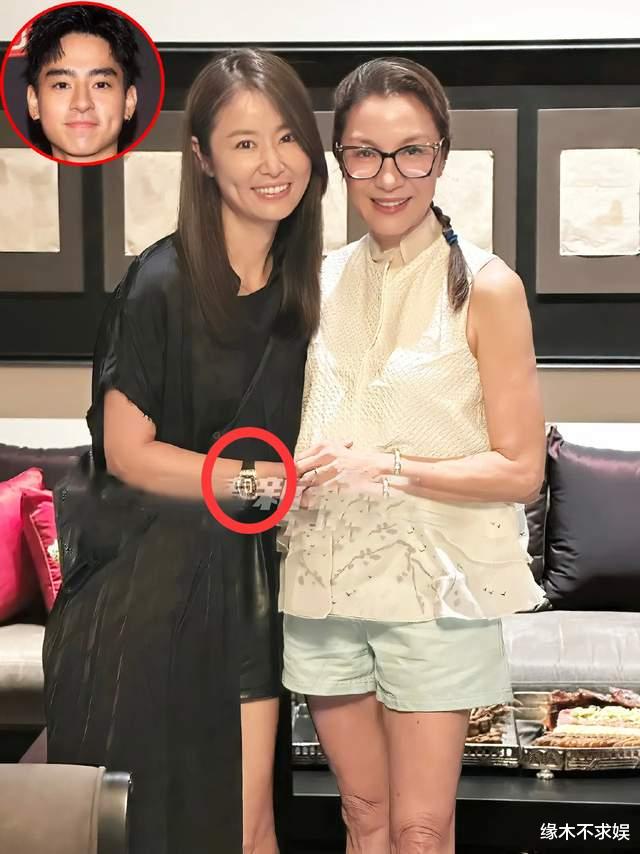 47岁林心如和杨紫琼聚会,戴190万名表抢镜,杨紫琼膝盖令人心疼!