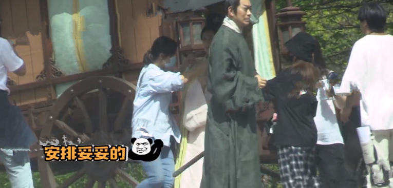 黄海冰，时代抛弃你时，连声招呼都不打