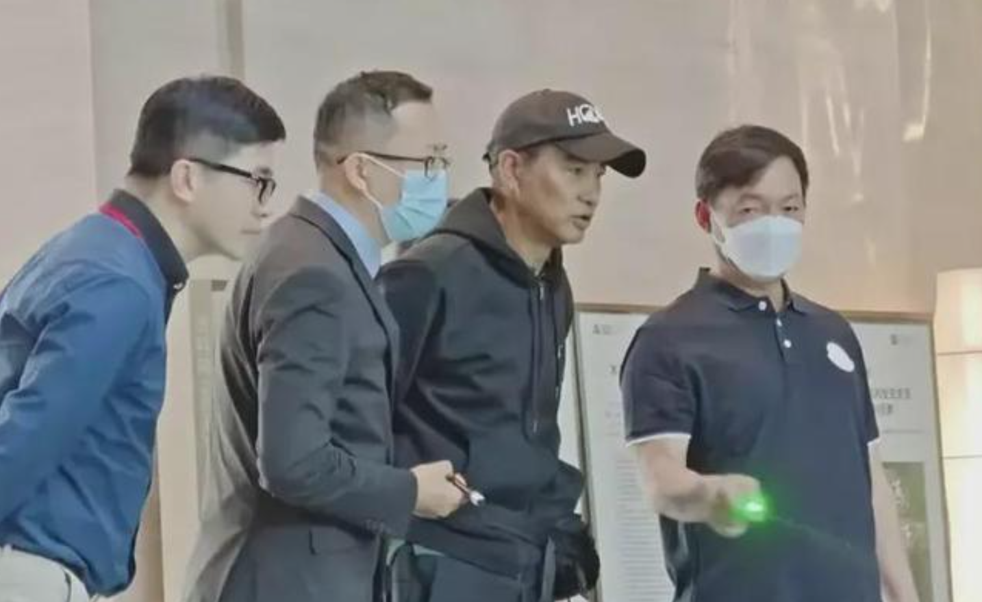 TVB|几十位港星定居内地喜聚会!熟面孔引回忆杀,被调侃把TVB搬内地