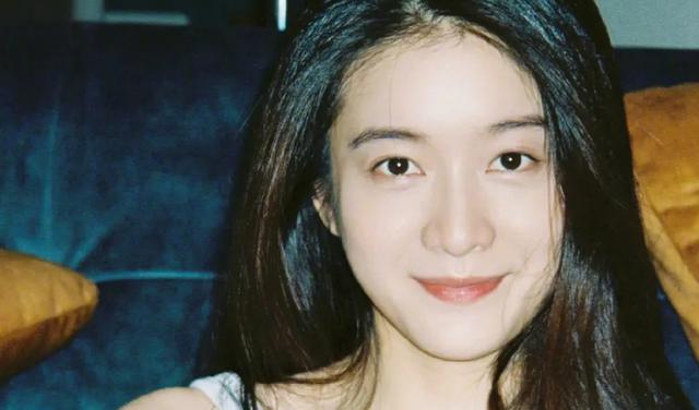 闪电侠|强吻、撩汉、乱认爸爸,这6位女星是真没有分寸感,还是耍流氓?