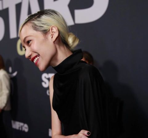 《禁忌女孩》娜诺饰演者近照暴瘦成纸片人，脸颊凹陷被曝有厌食症