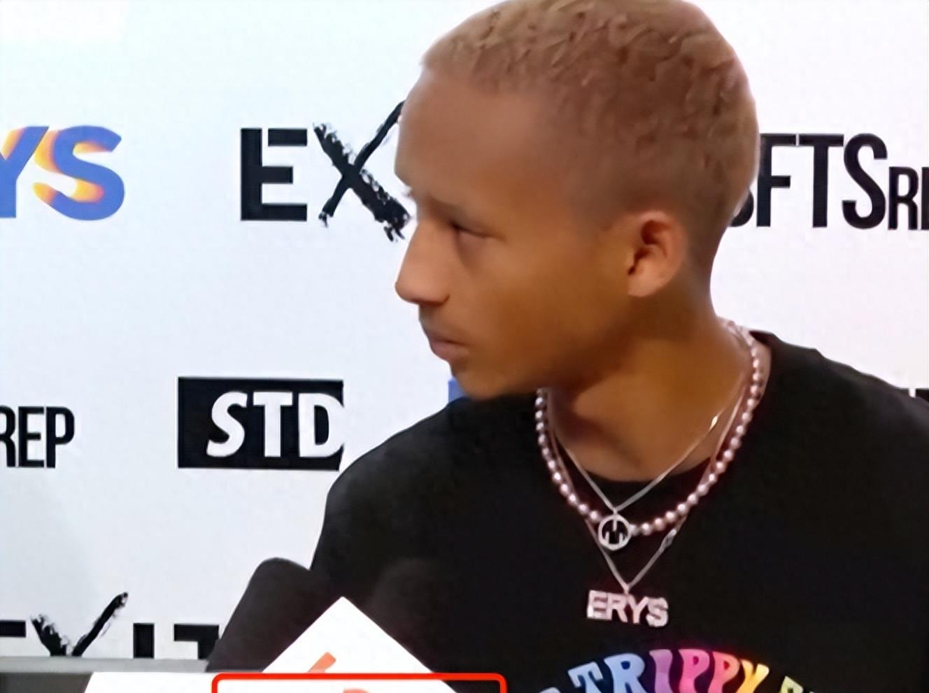 曝世界巨星公然反华！日本高铁辱骂中国不收敛，还曾多次与成龙合作