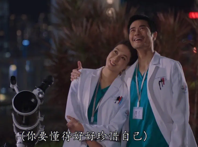 同样被请回来拍剧,为何佘诗曼能大获全胜,钟嘉欣却只得安慰奖?