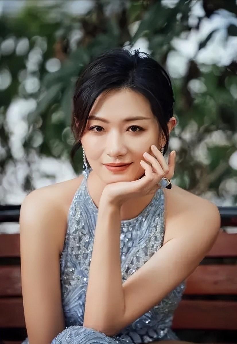 万茜|多次拒绝潜规则,万茜靠实力走红,下嫁圈外人后现今怎么样了?