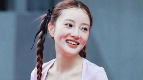 42岁李小璐近照曝光，这是又换新男友了？