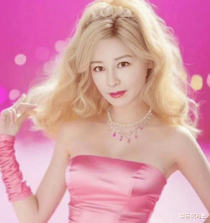 杜华晒芭比造型,扮相端庄优雅,随时准备出道,网友称其病得不轻