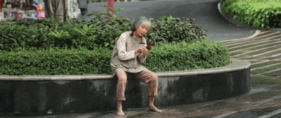 不P皱纹,不在乎白发,变老的样子也可以很“飒”