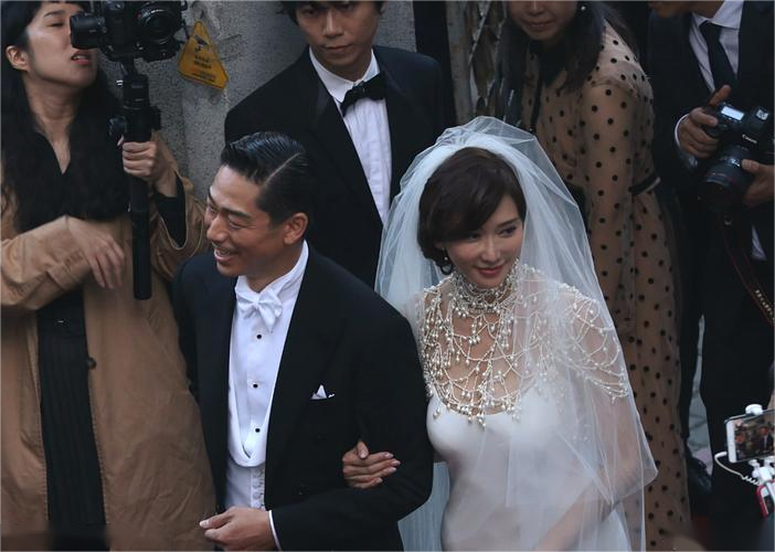 林志玲携丈夫黑泽良平外出聚餐,形象邋遢,网友大呼认不出