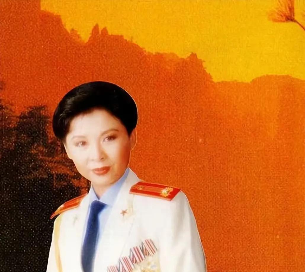 一百万一夜？赖昌星揭露两人真实关系，歌唱家董文华为何会退圈呢？